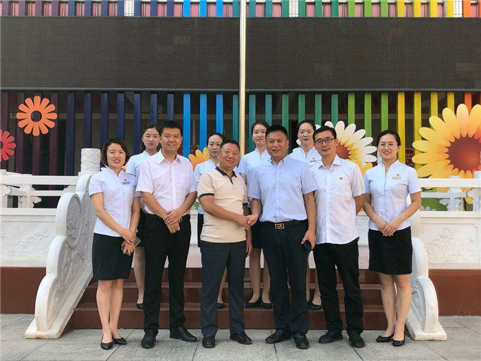 緻敬教師(shī)丨河南鈣源貿易有限公司開(kāi)展教師(shī)節慰問活動