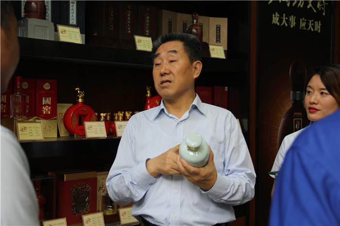 河(hé)南省人(rén)大(dà)常委會(huì)原副主任、省豫酒振興領導小(xiǎo)組組長劉滿倉莅臨調研指導